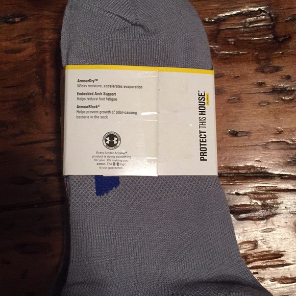 NWT Under Armour Women’s socks 6 pair! - Picture 3 of 4